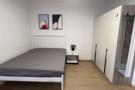 West Nanjing Road Large Master Bedroom With Private Bathroom 