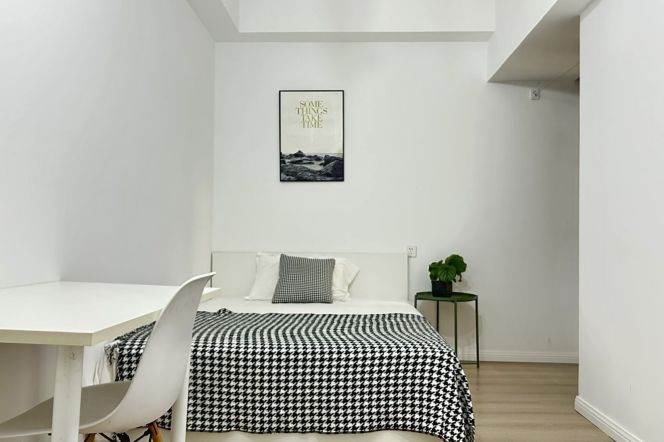 Cozy room near Hanzhong rd, close to SISU, advance booking accepted 
