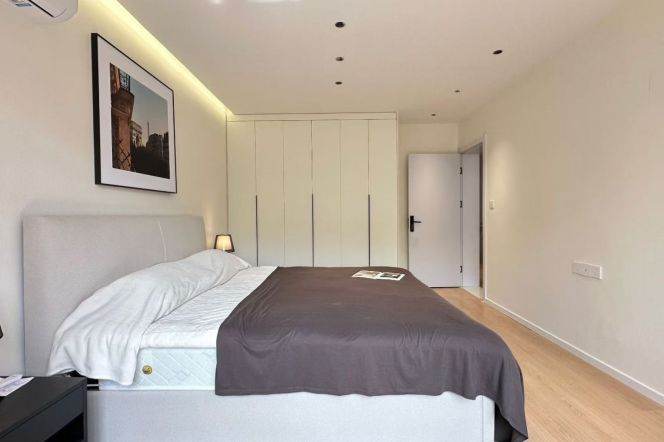 Fresh 1br Nr lancun Rd M6
