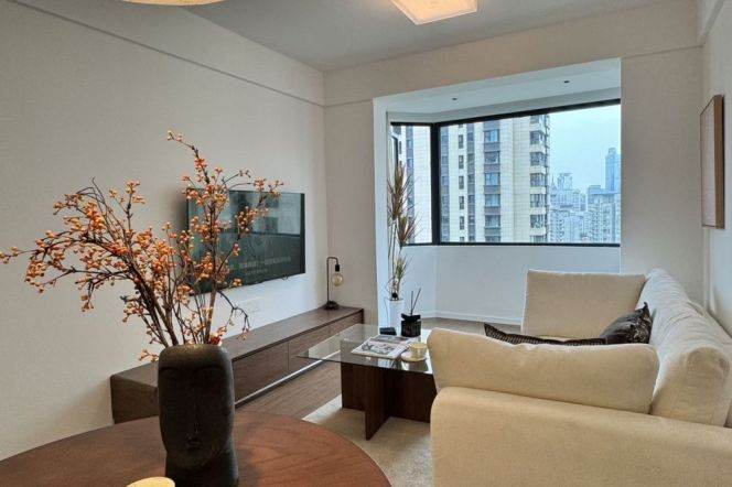Suzhou Creek | Simple & Beautiful 1BR + Big windows | Hanzhong rd metro | River view