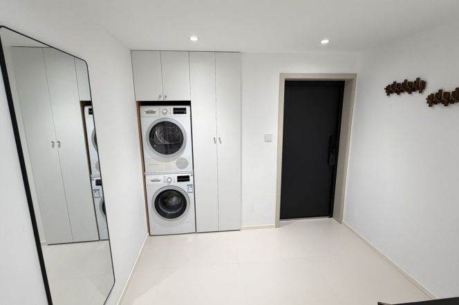 New Bright 3 Bedrooms Apartment Jiangsu Road.