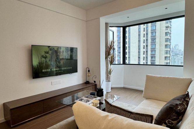 Suzhou Creek | Simple & Beautiful 1BR + Big windows | Hanzhong rd metro | River view
