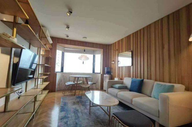 Jing'an Temple Metro L2/7 /1Br 70Sqm / Warm /elevator +heating 9K