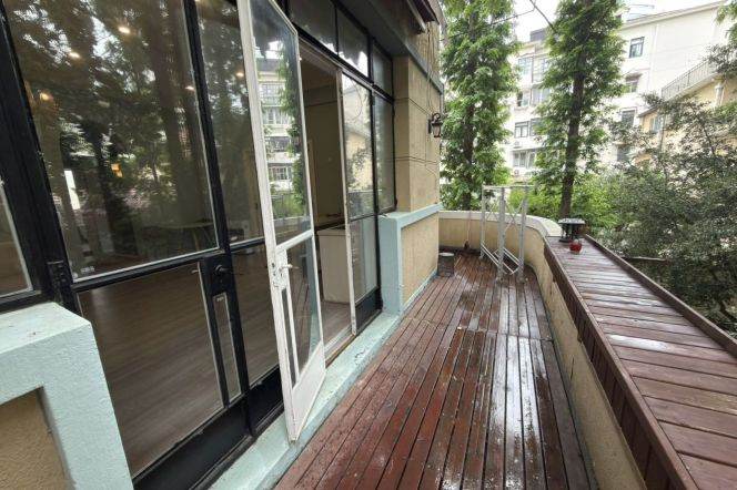 Changshu road, 2Br 1Balcony 115Sqm, L1/7/10
