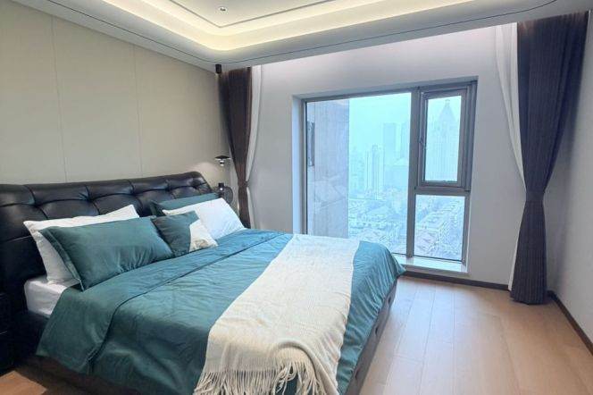  Lujiazui 3-Bed High Floor Riverview Apartment