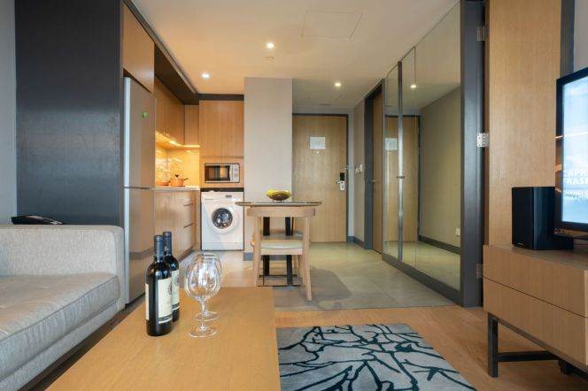 Fraser Residence luxury 1br serviced apt in Xintiandi L1,8 all incl