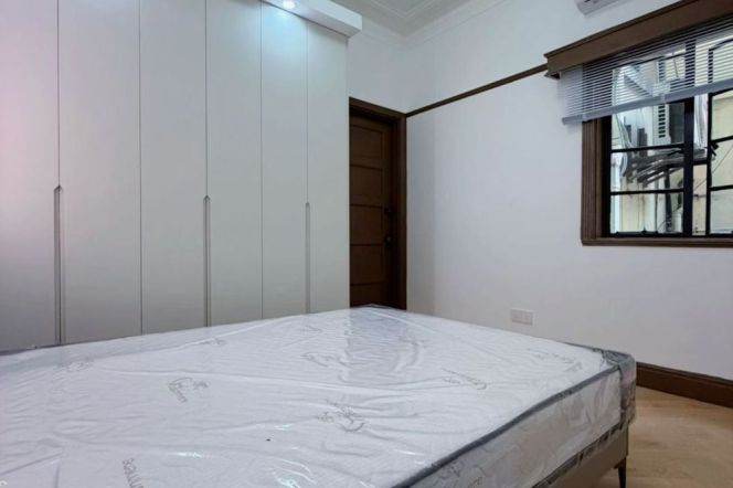 Brand new 1br with balcony @Jiangsu rd Line 2&11