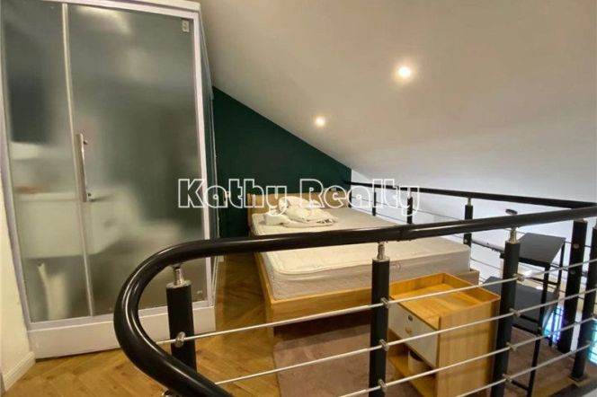 High ceiling duplex APT Lots lights Shanxi(s) Rd  IAPM 6k
