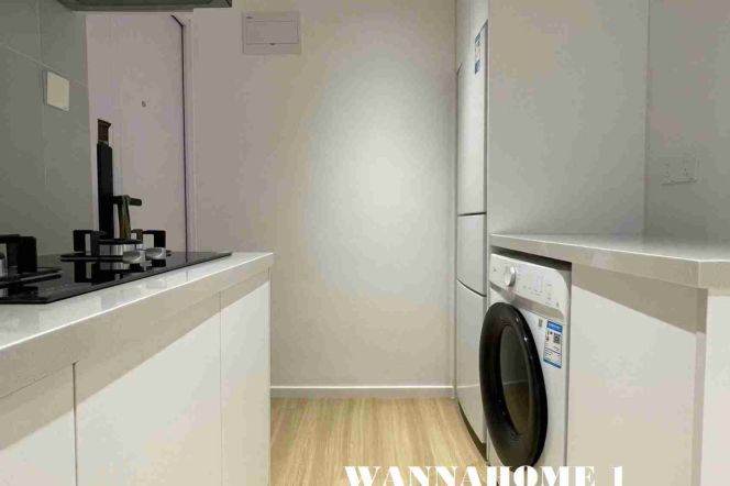 Spacious&Modern 1Bdr 1Bath Apt+5F Walk Up+Hong Qiao Rd CBD+L10/11 Jiaotong Uni. Metro