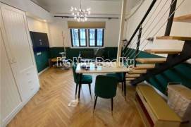 High ceiling duplex APT Lots lights Shanxi(s) Rd  IAPM 6k