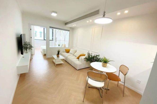 zhongshan park station one bedroom