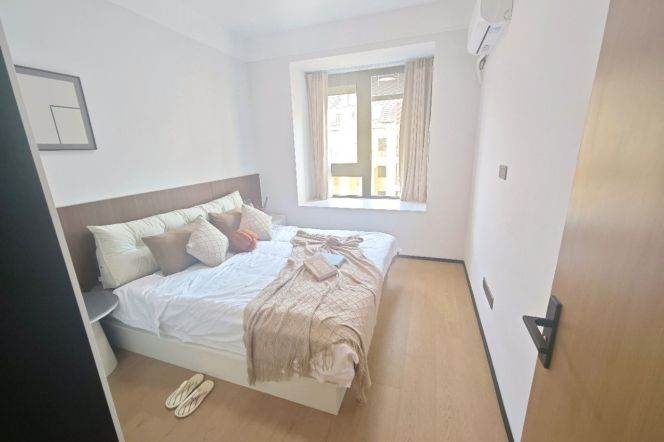 1br, New Compound, subway L11Jiading Xincheng, big livingroom, 5.5k