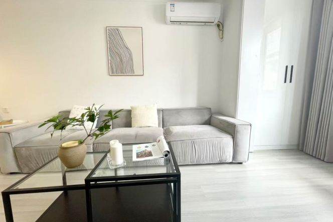 Modern one bedroom apt with oven @Yan'an Rd
