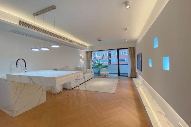 2Bdrs 1Bath/Spacious/Line 2/3/4Zhongshan Park/Open Balcony/Suzhou Greek/elevator