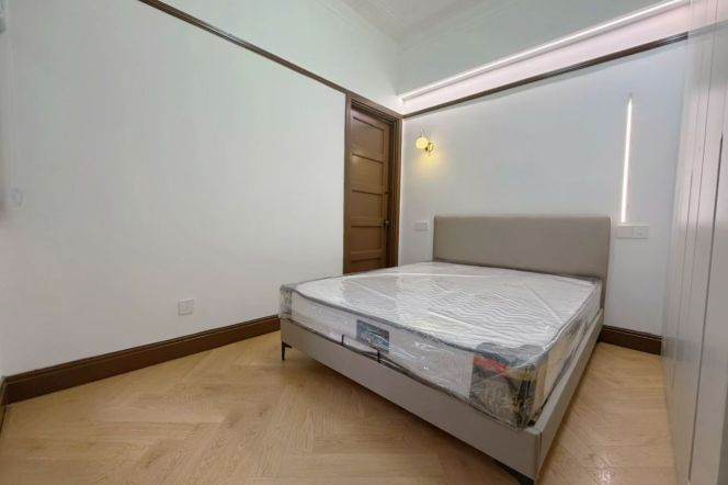 Brand new 1br with balcony @Jiangsu rd Line 2&11