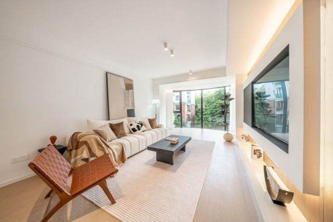 Zhongshan park charming & nice 3br2bt with 23k