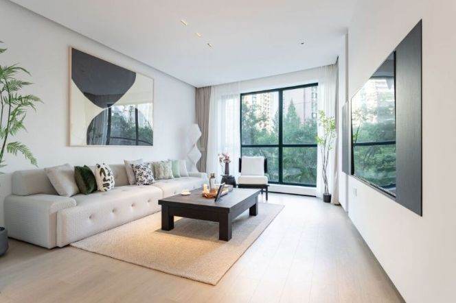   Lujiazui 4-Bed Luxury Apartment with Full Clubhouse