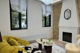 Jiangsu rd & Zhongshan Park | Spacious 2+1Br +2Bathr +high ceiling +heating | 19.2K