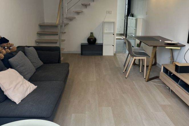 Elevator 2Brs/2Lrs/1Bt apt nr Changping rd,M7