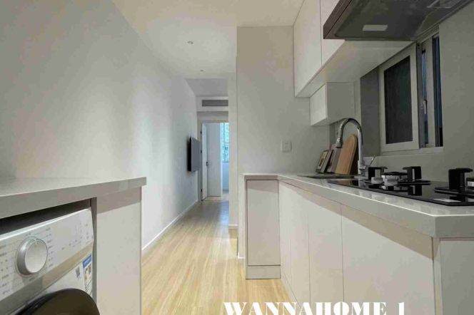 Spacious&Modern 1Bdr 1Bath Apt+5F Walk Up+Hong Qiao Rd CBD+L10/11 Jiaotong Uni. Metro