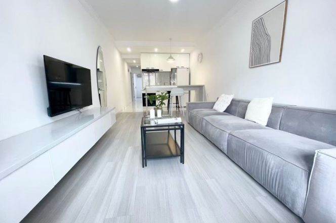 Modern one bedroom apt with oven @Yan'an Rd