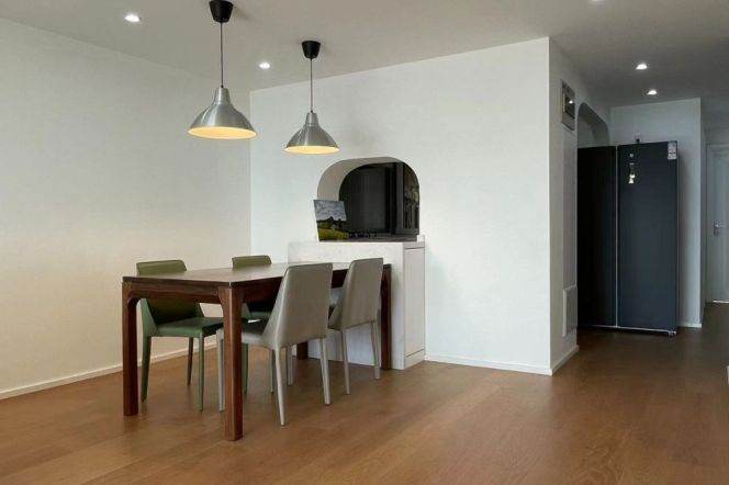Stunning View+Large Balcony+Modern&Spacious 2Bdrs 2Baths Apt+Top Compound+L2/11Jiang Su Rd