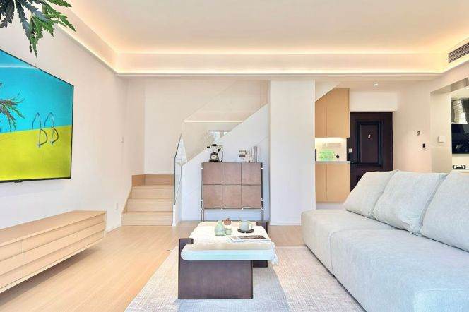 Duplex 2bedrooms apt with heating & central AC @ Wuning Rd
