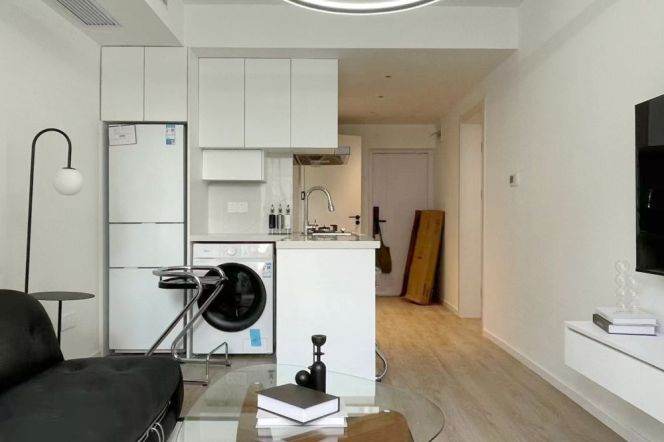 Modern&Spacious&Bright 1Bdr 1Bath Apt+2F Walk Up+L10/11 Jiao Tong Uni. Metro+Wu Kang Rd