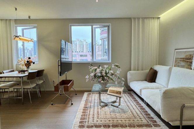 Impressive 2br+huge balcony | Jiangsu rd L2/11 | Good sunshine