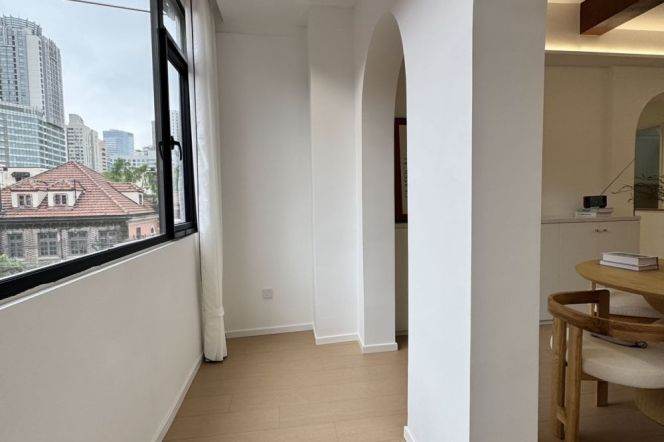 Jiangsu rd & Zhongshan Park | Spacious 2+1Br +2Bathr +high ceiling +heating | 19.2K