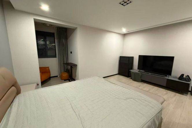 Spacious 4 bedrooms/162sqm/Luxury interior/Cao He Jing/Line 9
