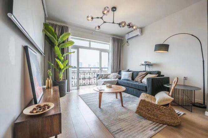 170m² 4BR 2BA High-Floor w/Balcony on South Wulumuqi Rd