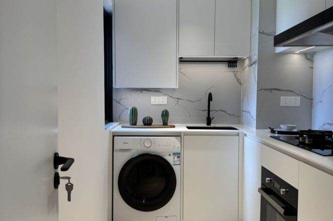 Spacious&Modern&Bright 2Br | South Shanxi rd IAPM | Standard 2br + balony + elevator | Good view