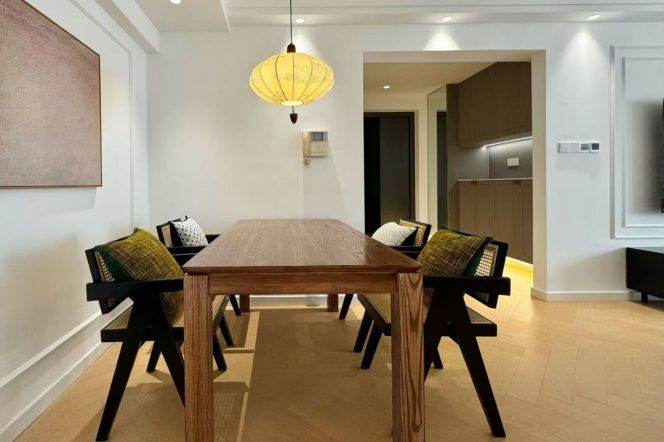 Jing'an Elite Housing |Newly Renovated 3BR with Clubhouse Near Changping Rd St