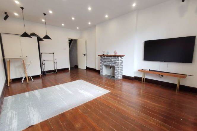Valuable/Character Huaihai/Shaanxi Rd 2BR+2BA 13.8K 