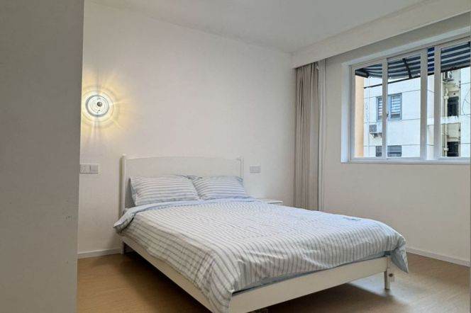 1-Bedroom | Longcao Road | 5-min walk to Line 1 & Line 12 Caobao Road Station
