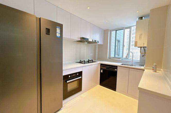 Modern 2Br2bathr | West Yan'an rd L3/4 | Central AC + Heating+Green view