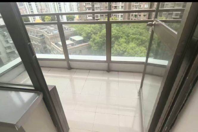 Changshou rd elevator 2BR with balcony
