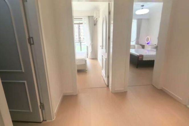 Changshou rd elevator 2BR with balcony