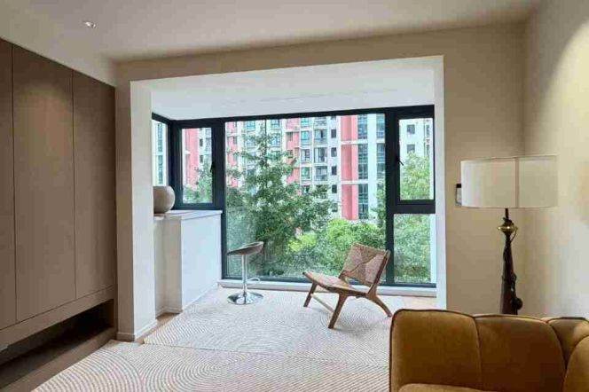 Large Balcony+New&Spacious 1Bdr 2Baths Apt+Su Zhou Creek+L11/13 Long De Rd+Nice Compound