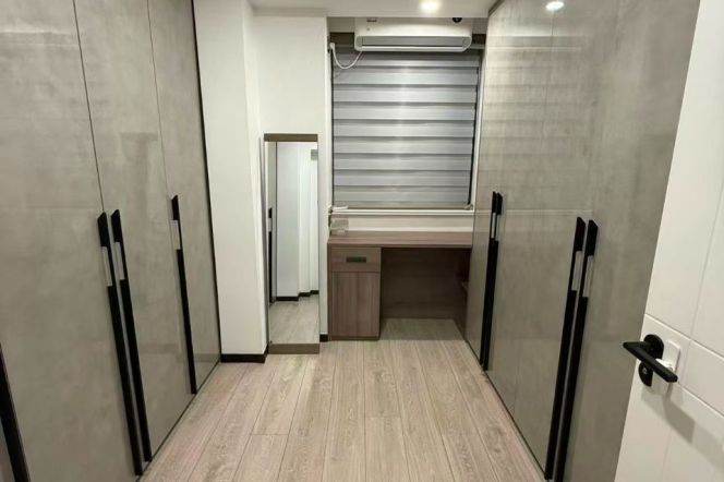 Spacious 4 bedrooms/162sqm/Luxury interior/Cao He Jing/Line 9