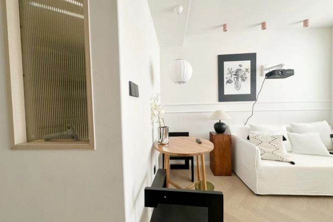 Short term super nice modern 1 br 8.5K golden location M2/7/14 Jing'an 