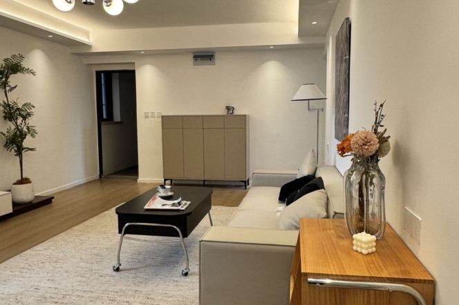 Modern 3Br apt+ heating | West Yan'an rd Metro L3&4 | Central AC 17.2K