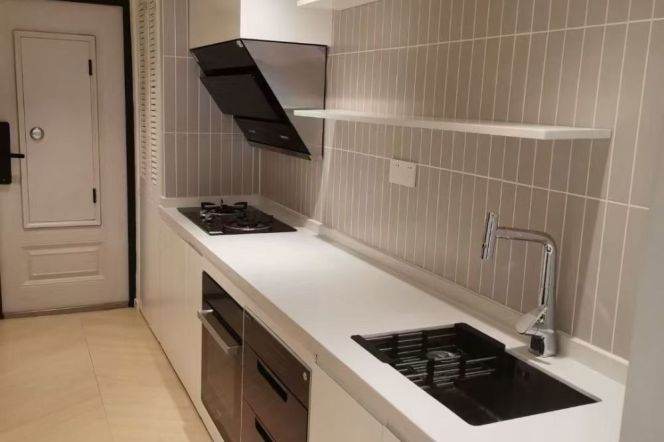 Elevator 1br with floor heating/balcony @Iapm,South Shanxi Road St.