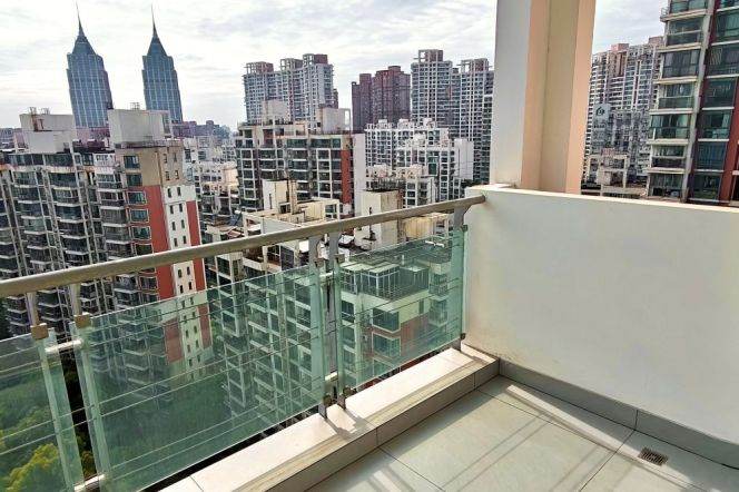 Sky Flat: 145sqm 3BR with Private Balcony | L11/13