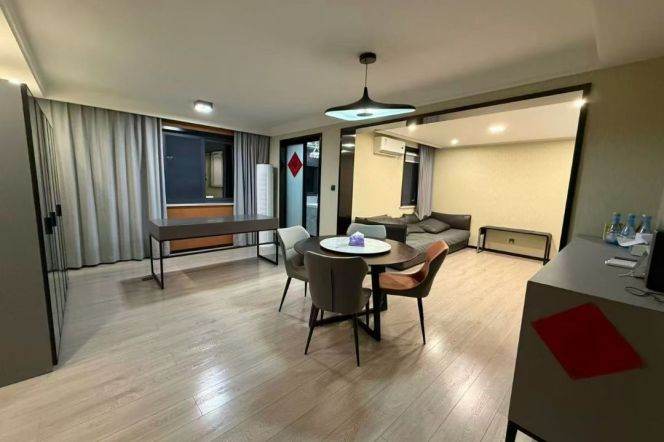 Spacious 4 bedrooms/162sqm/Luxury interior/Cao He Jing/Line 9
