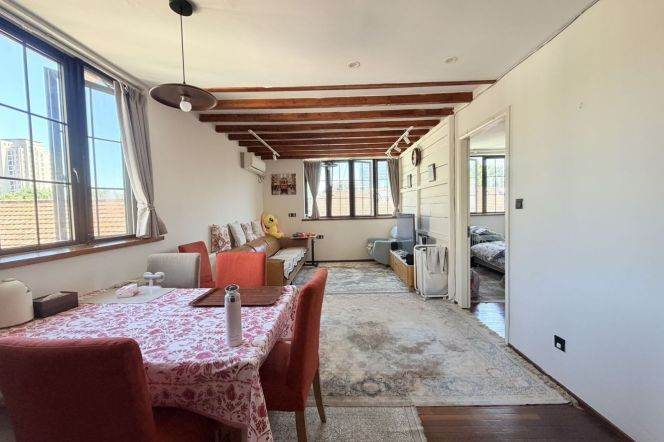 Character Nanchang/Maoming Rd 3BR+2BA with Terrace/Wallheating 16.5K 