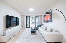 Brand New 3BR Apartment in Premium Gubei Compound  