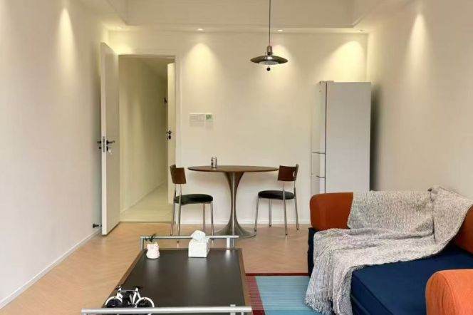 Modern nice 1BR APT Fuxing Rd Shanxi(s) Rd 8.3k
