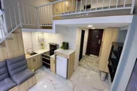 Cozy  loft 1 br with floor heating + Garden,6 mins walking to L1 HengShan Rd st.near SH Library 